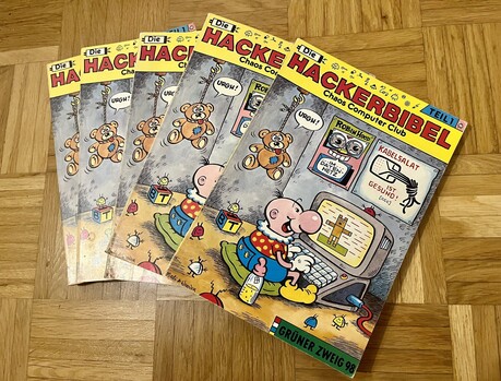 Fünf Exemplare der Hackerbibel Teil 1